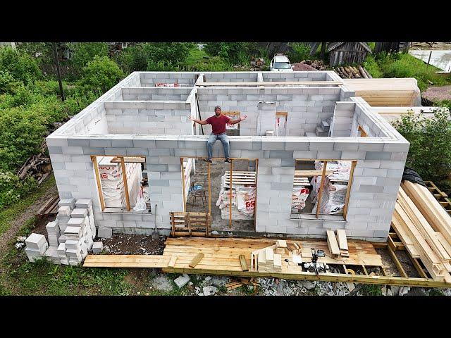 Man Builds a Warm House using Czech Technology Diy