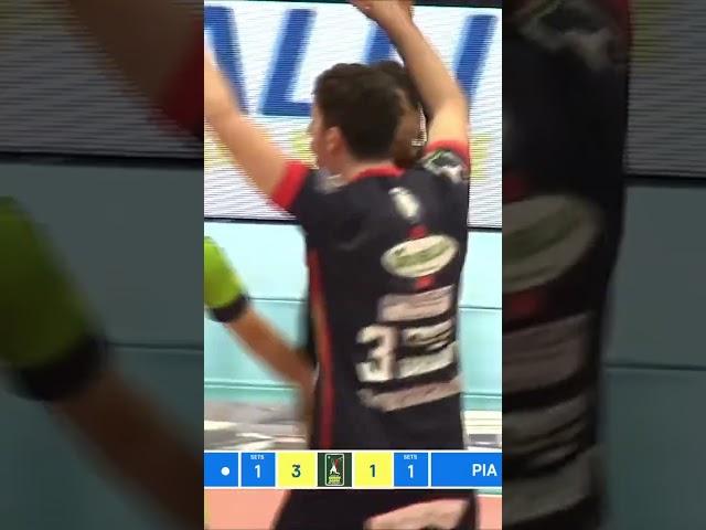 Сочная подборка хайлайтов центрального блокирующего #волейбол #volleyball #वालीबाल #bolavoli