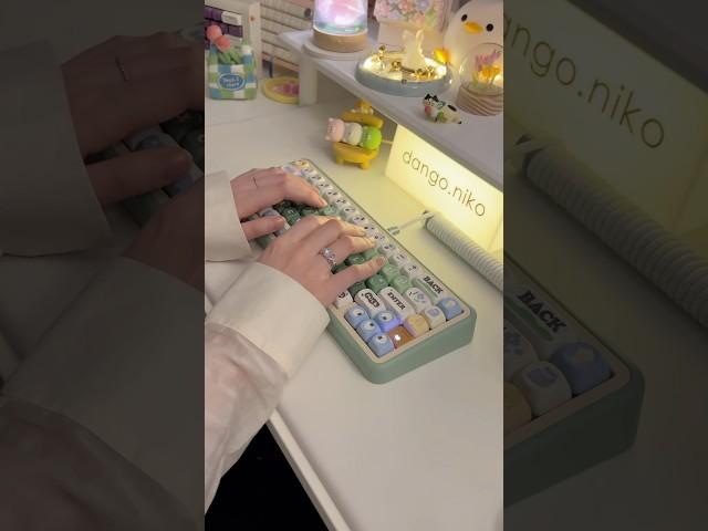  keyboard sounding like creamy matcha milk #asmr #keyboard #mechanicalkeyboard