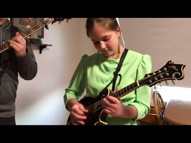 Bluegrass Instrumental Music Videos from The Brandenberger Family featuring Grandfathers Clock