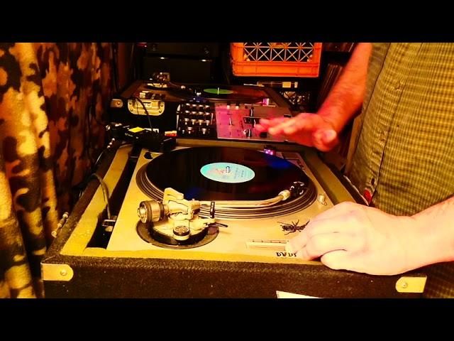 DrGiggles Old school electro Miami bass Breakdance vocoder set live vinyl DJ Mix #2 turntables video