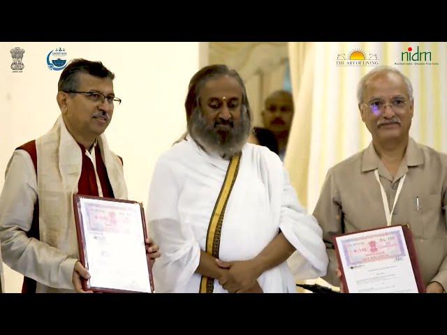 MoU signing ceremony & conversation b/w Gurudev Sri Sri Ravishankar & Sh. Rajendra Ratnoo (ED,NIDM)