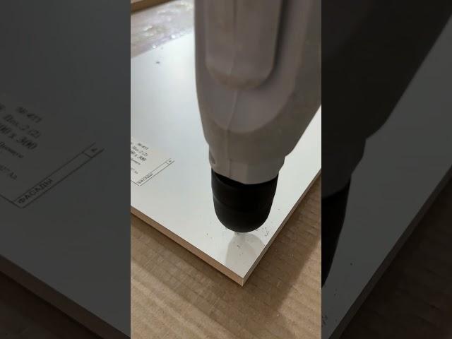 Технологические отверстия на обратной стороне пленочных фасадов МДФ