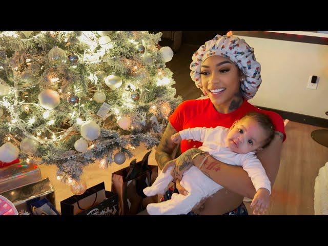 Christmas photoshoot & opening gifts vlog *sahari's first*