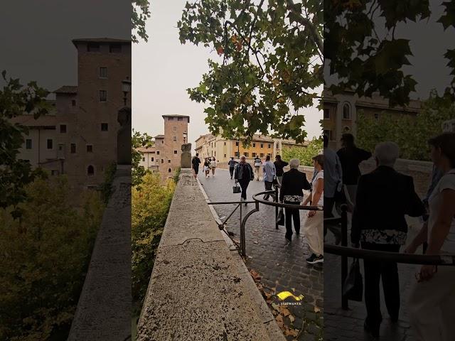 The oldest bridge in Rome, Ponte Fabricio #iloverome #visitrome #letswalktogether #italia