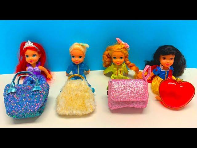 Elsa and Anna toddlers secret bag exchange