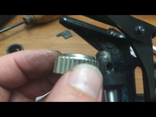 How to remove a broken blade from Bosch Reciprocating Saw 325