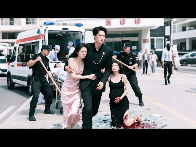 CEO kicked pregnant wife to abortion，saved mistress，broke her legs，regretted when she divorced!