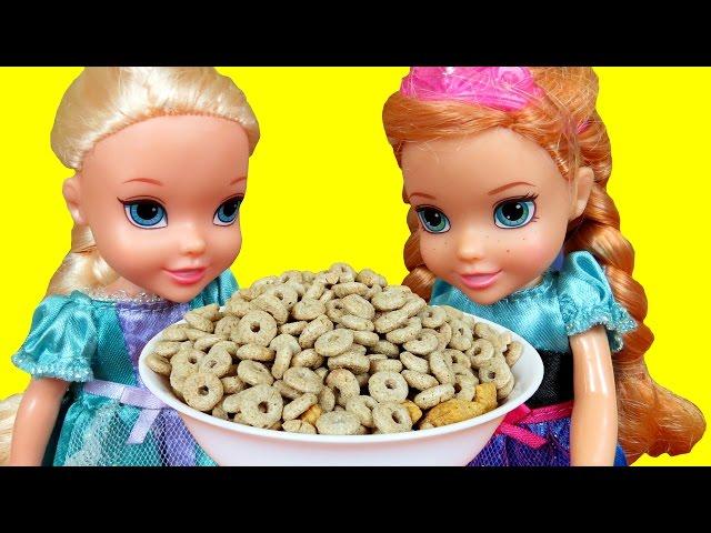 BREAKFAST !  ELSA & ANNA toddlers at RESTAURANT Strawberry JAM PANCAKES Milk Cereals Grape Jelly