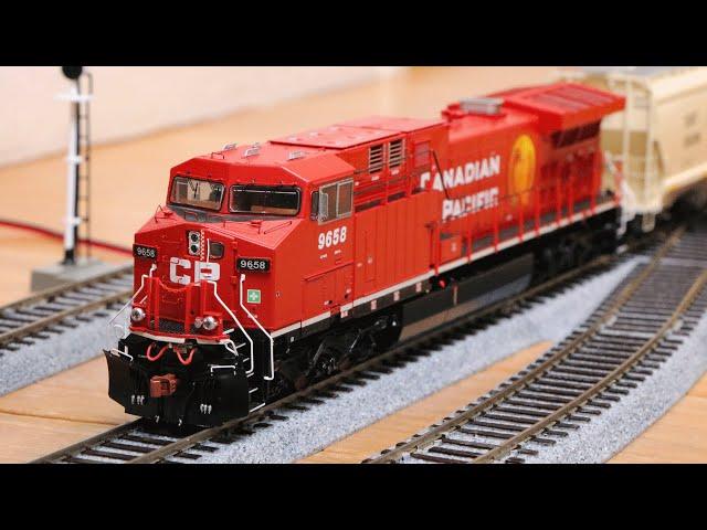 ScaleTrains HO Scale CP AC4400CW Unboxing