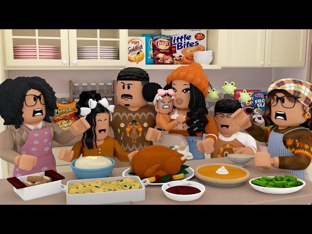 OUR THANKSGIVING DAY!! *BIG FAMILY FIGHT & BURNT TURKEY! | Bloxburg Family Roleplay