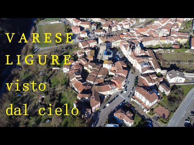 Il "borgo rotondo" di Varese Ligure visto dal cielo