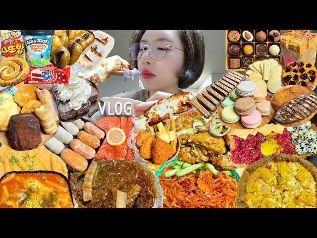 SUB)먹방)옥수수피자&고추마요치킨 국물갈비찜&납작당면 육회&연어 떡볶이&구워먹는치즈&연유 뚜레쥬르 신상빵들 쫄면&만두 마카롱 모카빵 뿌링클 레밍턴케익 쿠키 VLOG MUKBANG