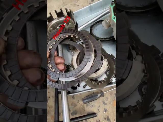 125 clutch plate fitting #repairing #automobile #machenical #mechanic #mechancial #smartphone #mechi