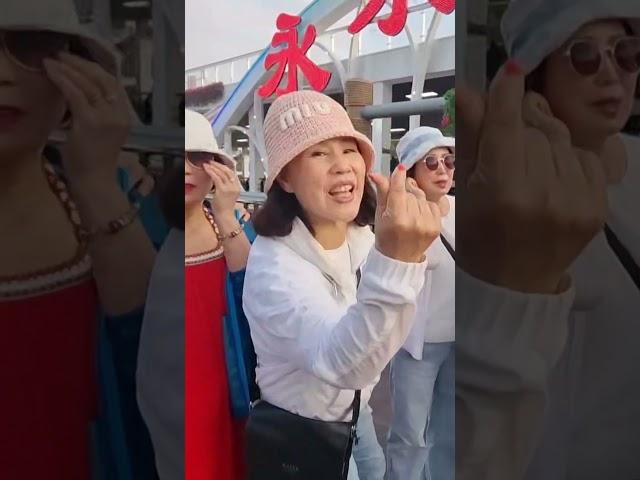 입장 줄을 서서도 흥타령#칠순여행#천진아이#대관람차#천진의문