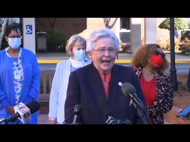 Alabama Governor Ivey gets COVID-19 vaccine