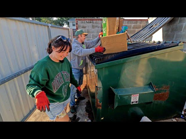 Early Morning Dumpster Dive in Texas – Books and Clothing!