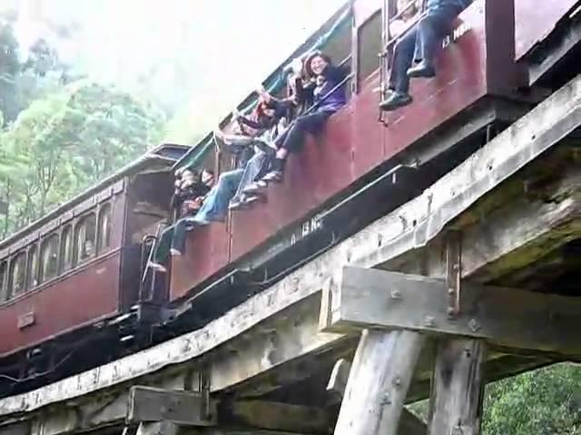 Haze, Sara, MsZhang, MsXie, MsLin on Puffing Billy