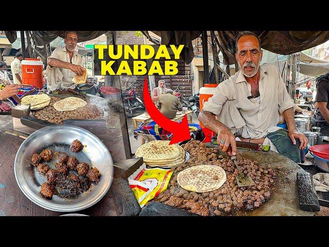 Famous Tunday Kabab Of Lahore Pakistan | Lucknow Style Tunday Kabab In Lahore | Lahore Street Food