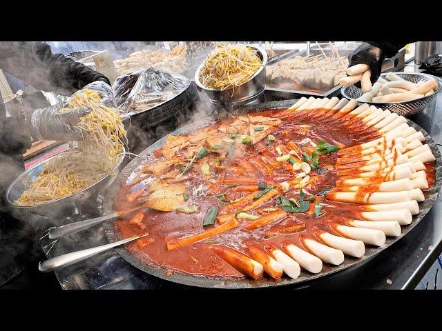 Korean tteokbokki! Customers have been lining up since morning. - korean street food