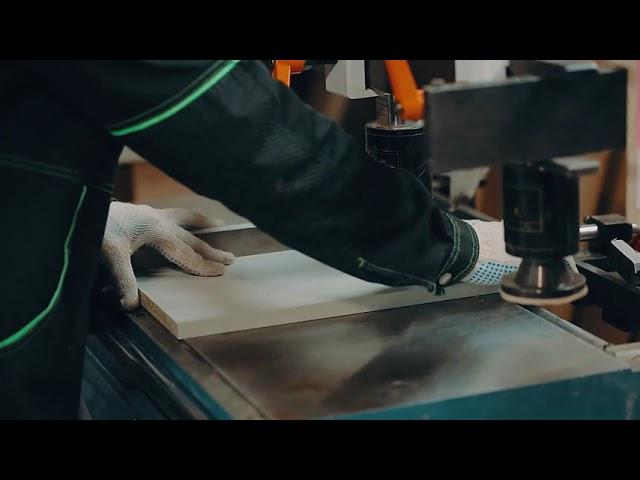 Работа сверлильно - присадочного станка. Кухни без предоплат!