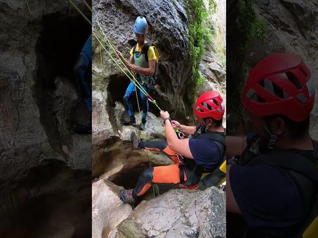 Barranquismo en Garganta Verde en Zahara de la Sierra | Reserva Sierra Grazalema Aventura