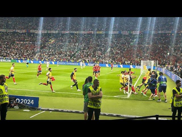 Spain Insane Reactions to Oyarzabal 2-1 Goal vs England (EURO Final)