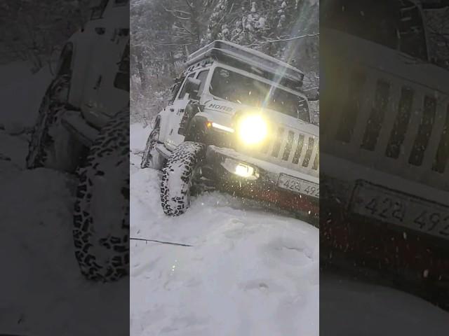 임도  눈길에   빠진  랭글러 #jeep #overand #여행 #차박 #랭글러 #루프탑텐트 #불멍 #오프로드 #캠핑 #지프 #구난