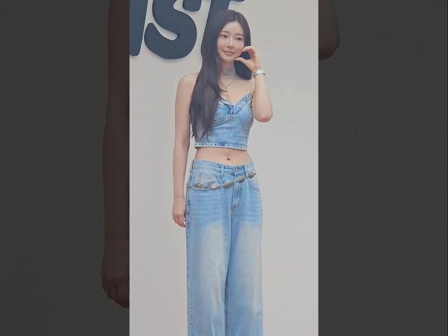 '솔로지옥4' 이시안, 청량한 청청 패션