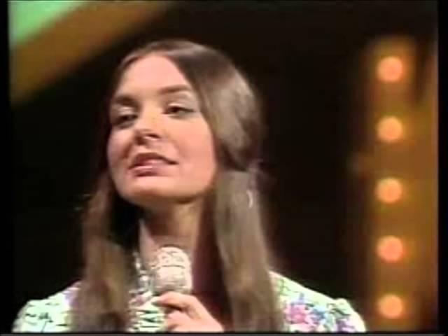Early Crystal Gayle - I've Cried (The Blue Right Out Of My Eyes) - (1970)***.