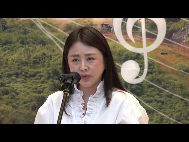 탈북가수 한서희 가 부르는  -   청아한 목소리 . 그리운 금강산 -   이산가족날 기념 .