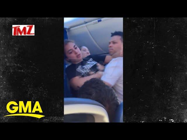 United Airlines passenger has in-flight meltdown