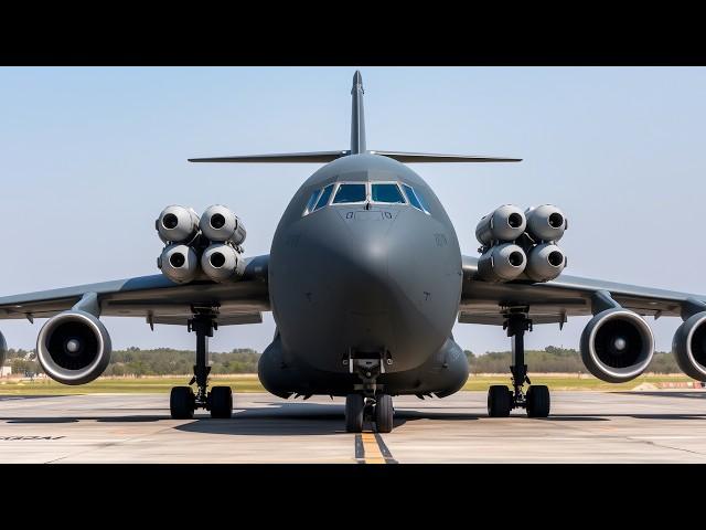 GIANT PLANE OF THE USA AIR FORCE: Strategic Military Transport Aircraft C-5 Galaxy