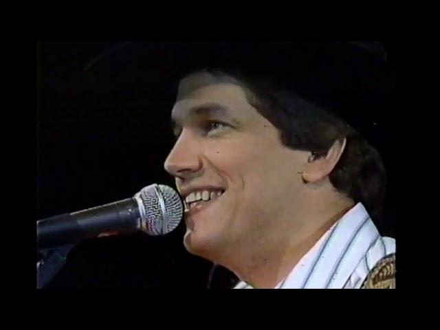 George Strait - Full 1985 Houston Rodeo Concert from the Astrodome