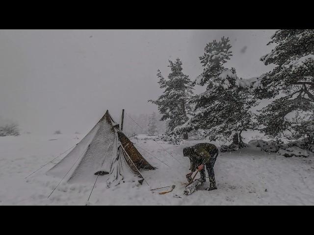 Caught in a Heavy Snowstorm - The Best Snow Camps I've Ever Done - Off the Grid