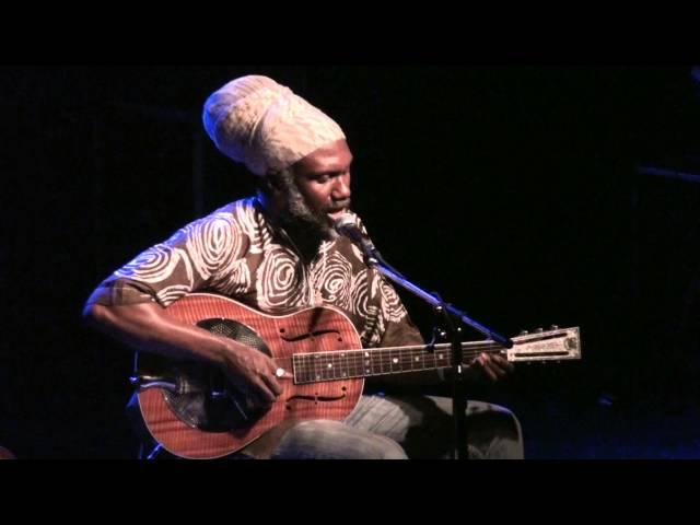 Corey Harris (USA) en Bs.As. 4° Festival de Blues de Verano de Bs.As.