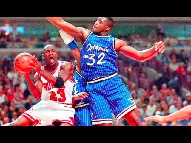 Shaquille O'Neal trying to BULLY Michael Jordan