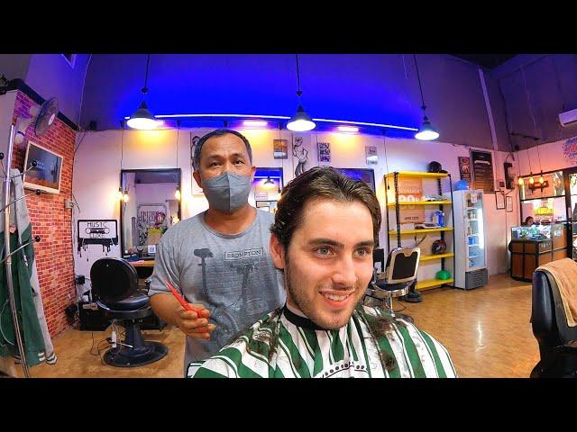 Honest Indonesian Barber Gets a Reward  