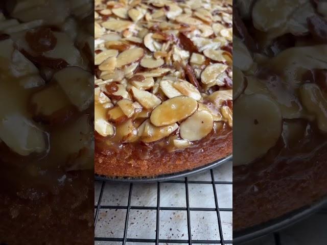 Toscakaka (Swedish caramel and almond cake)