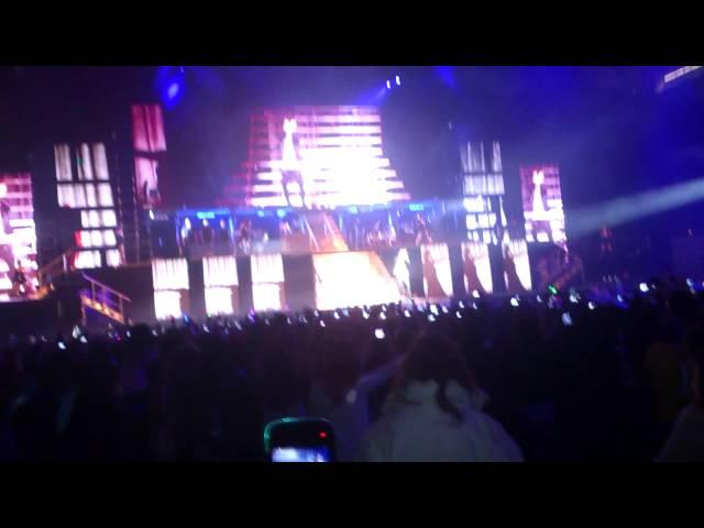 She don't like the lights- Believe Tour Madrid