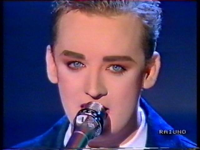 Boy George - Don't Cry - DOMENICA IN  1988