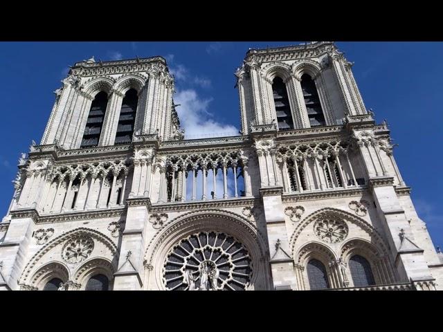 NOTRE-DAME / PARIS - Cathédrale Notre-Dame de Paris / "Campanadas 6 p.m. Notre-Dame" París, Francia.