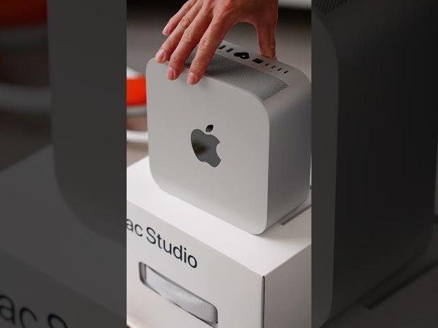 Mac Studio M2 ULTRA - Unboxing and Hands On!