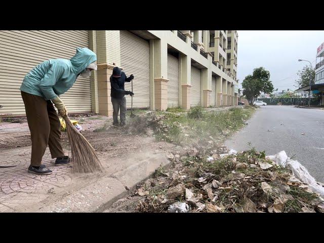 Unbelievable Transformation! Watch Us Clean Up the Sidewalk for an Incredible New Look.