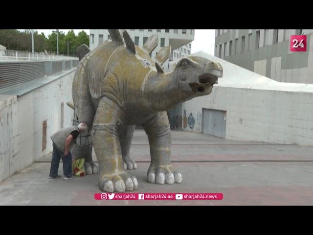 Man dies trapped inside a dinosaur statue in Barcelona