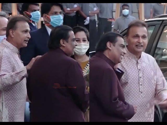 Mukesh Ambani and Anil Ambani seen together at Radhika Merchant's Arangetram