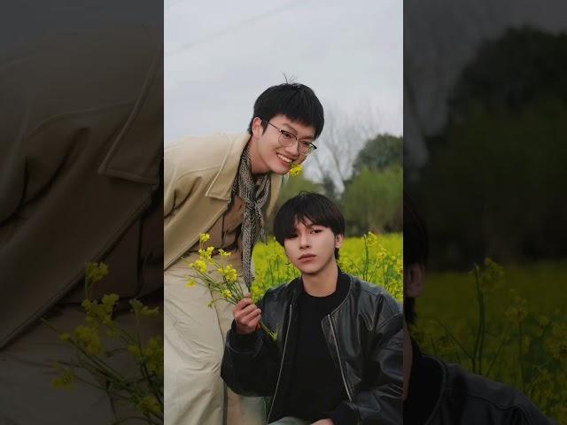 好闺蜜春天当然要拍指尖生花了~#侯绿萝 #日常 #funny