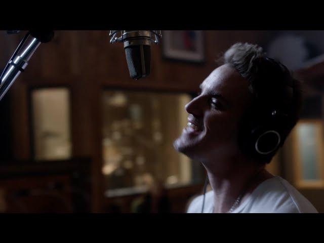 Riley Smith (Markus) Sings "All I Want is Us Tonight" - Nashville