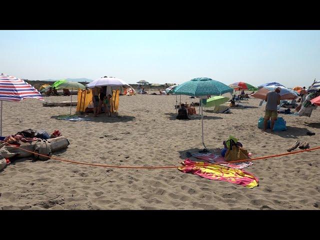 Domenica in spiaggia della Lecciona, le opinioni dei bagnanti sul tratto nudista