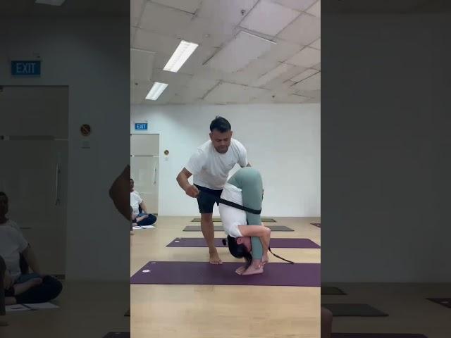 Tutorial for Padahastasana.